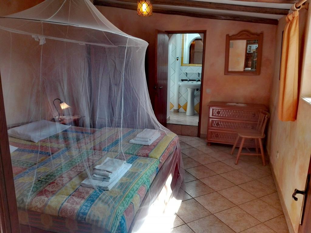 Nature Beach Resort Quinta Al-Gharb 빌라도비스포 외부 사진